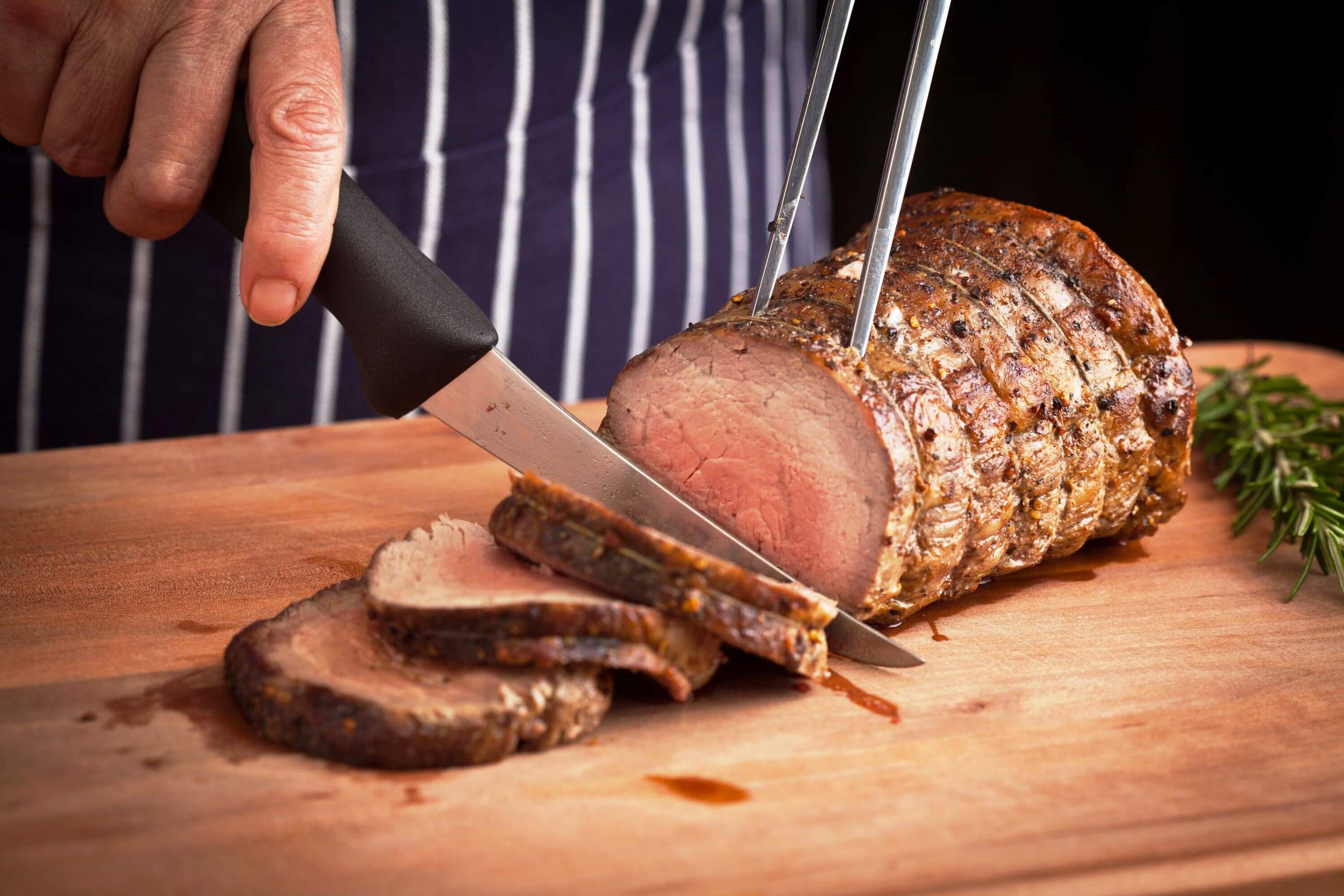 Ein Roastbeef wird richtig aufgeschnitten, so tranchierst Du auch fachgerecht!