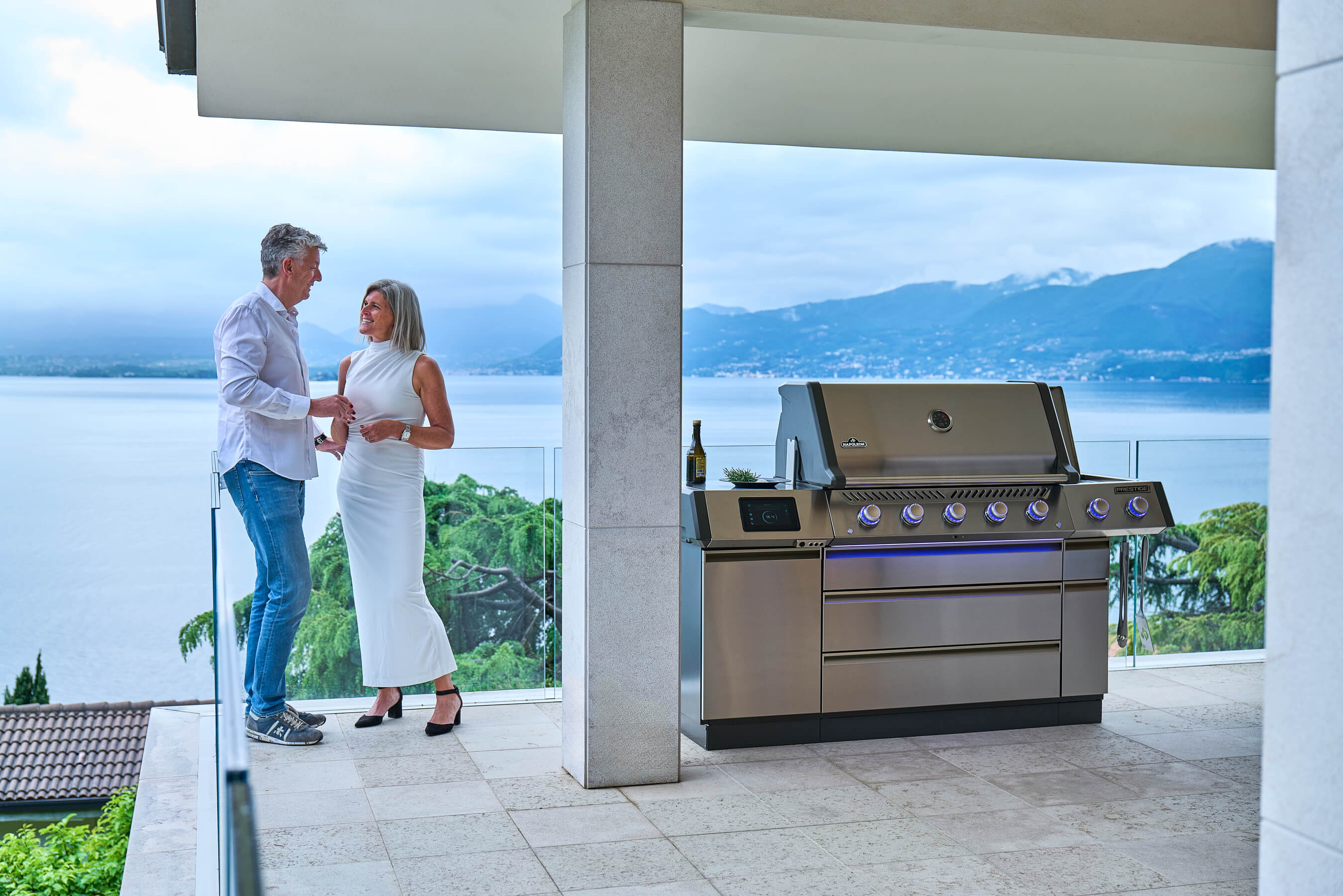 Napoleon Prestige Pro 665 Smart Connected, Edelstahl, Modell 2026 mit Drehspieß