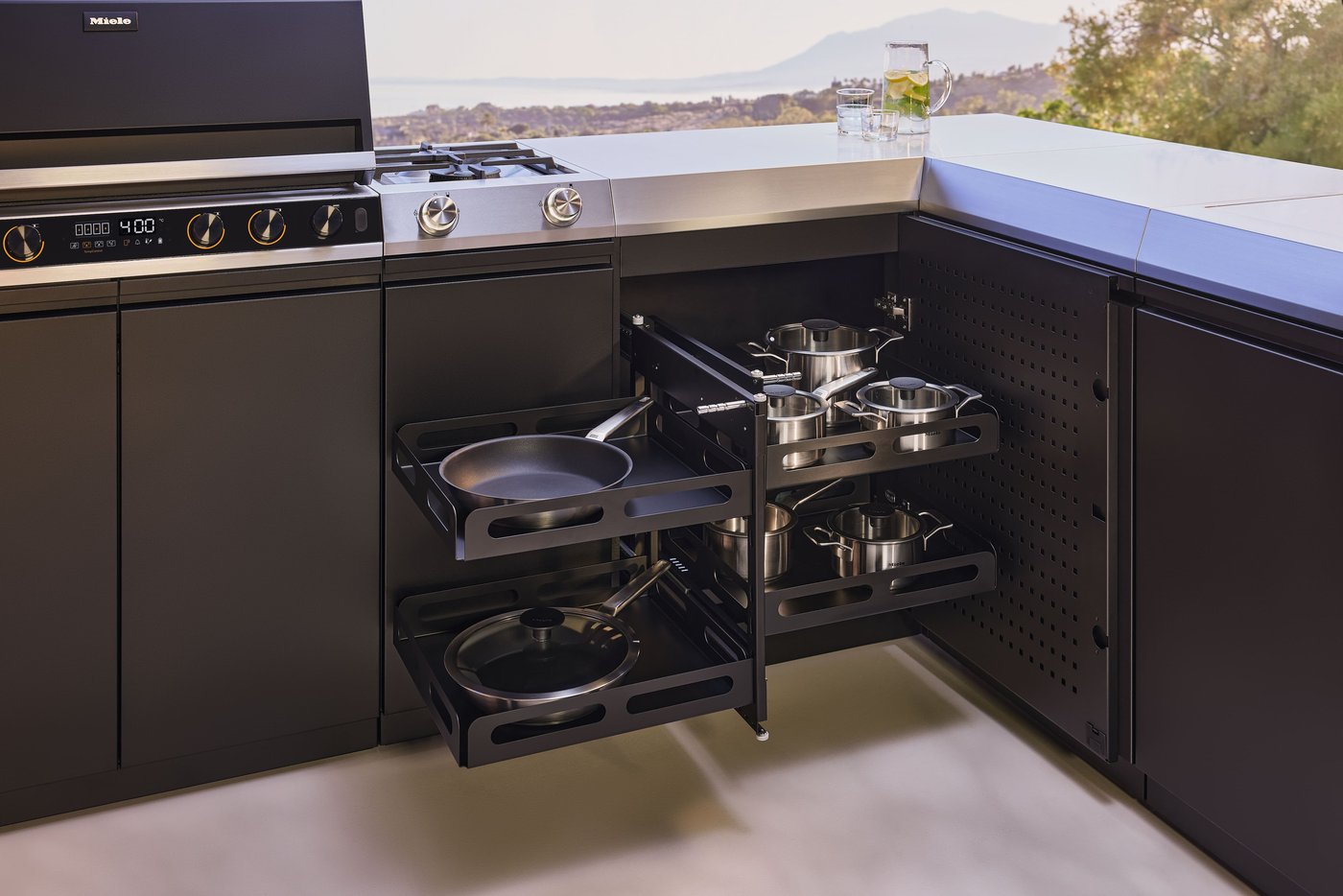 Miele Dreams – Corner XXL Eckmodul zur Erweiterung der Küche über Eck mit intelligenter Stauraumlösung
