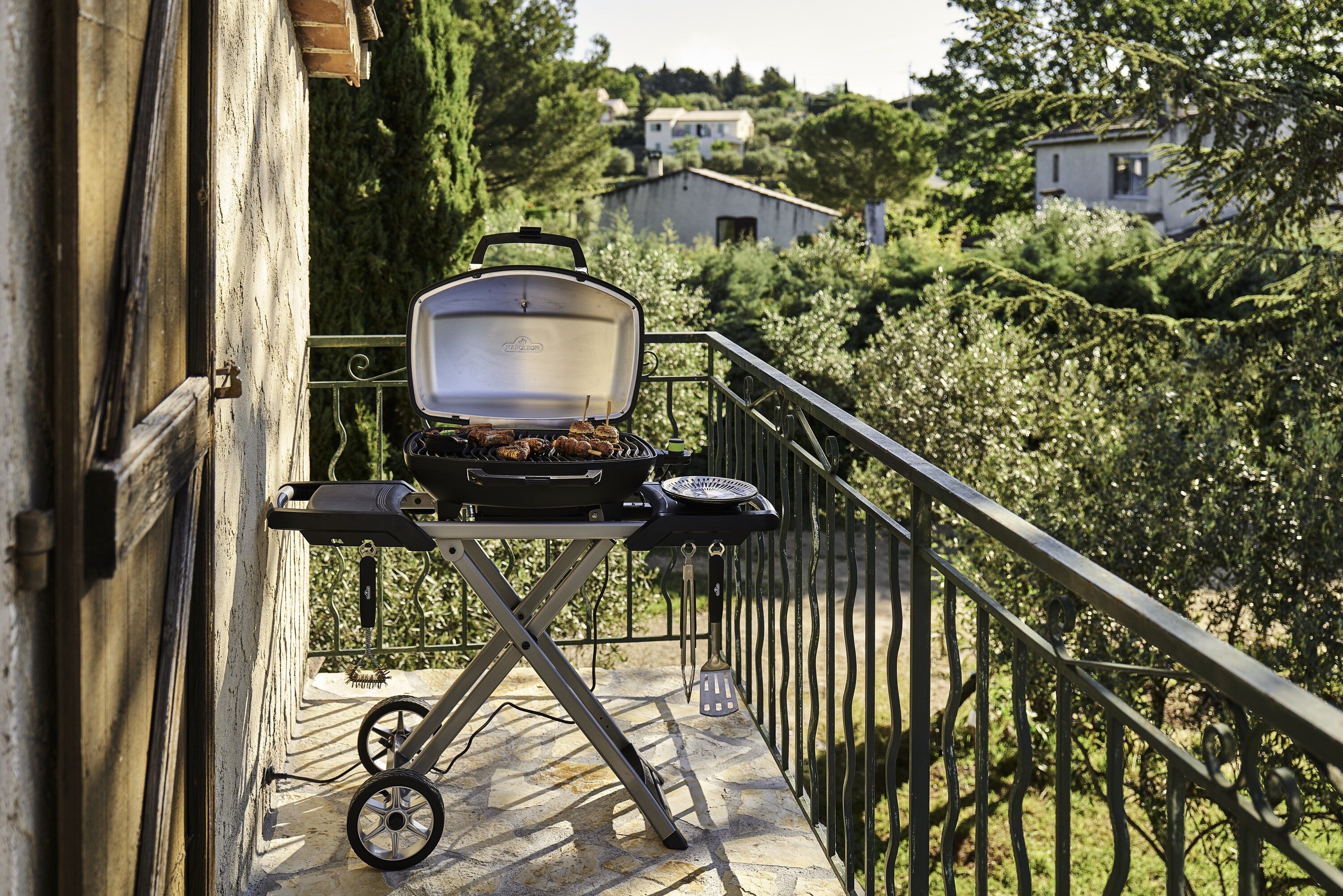 Napoleon TravelQ PRO285EX Elektrogrill mit klappbarem Wagen schwarz Napoleon TravelQ PRO285EX Elektrogrill mit klappbarem Wagen schwarz
