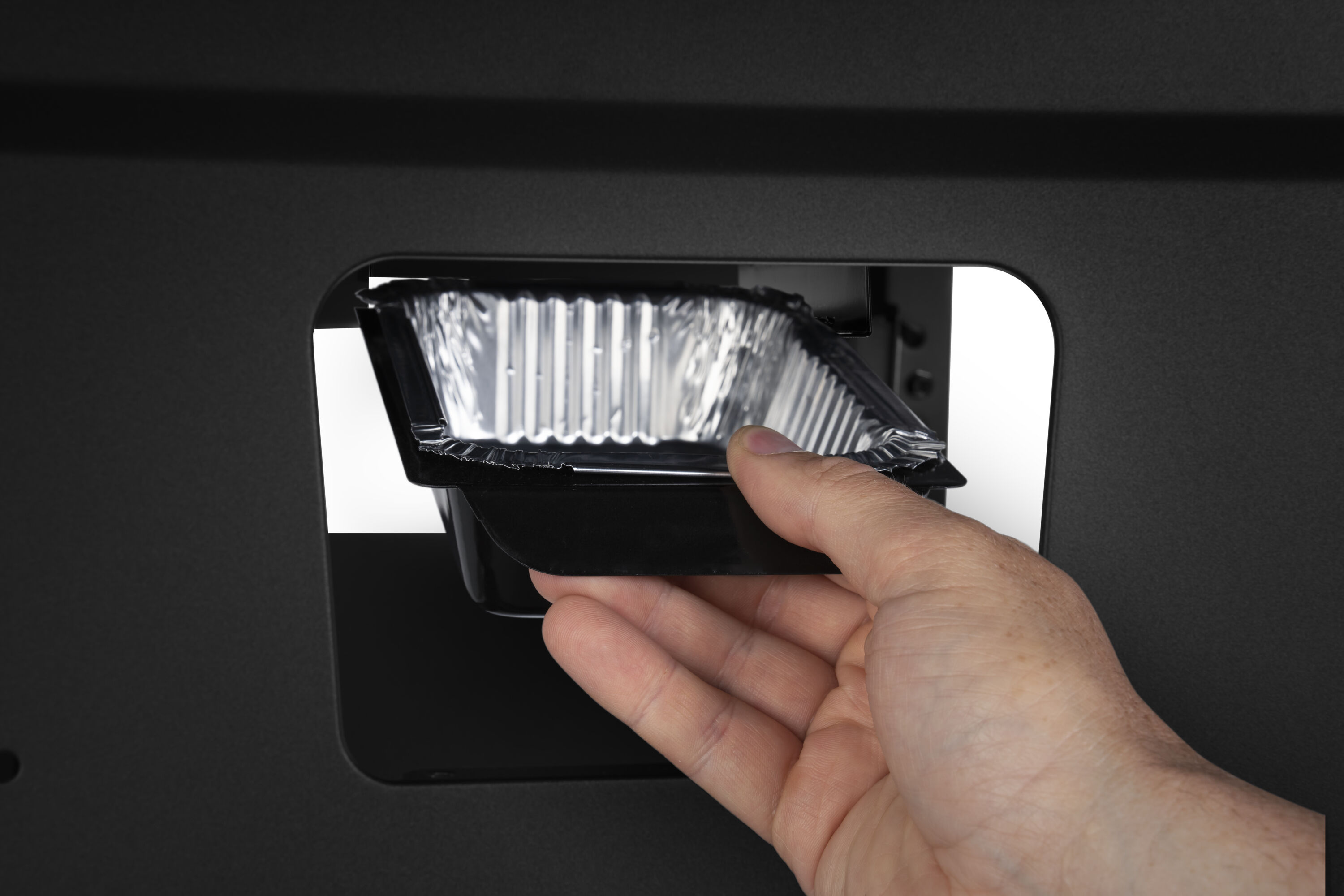 Napoleon Phantom Freestyle PRO 425 in Mattschwarz mit Sizzle Zone und Edelstahlrosten | Modell 2026 Napoleon Phantom Freestyle PRO 425 in Mattschwarz mit Sizzle Zone und Edelstahlrosten | Modell 2026