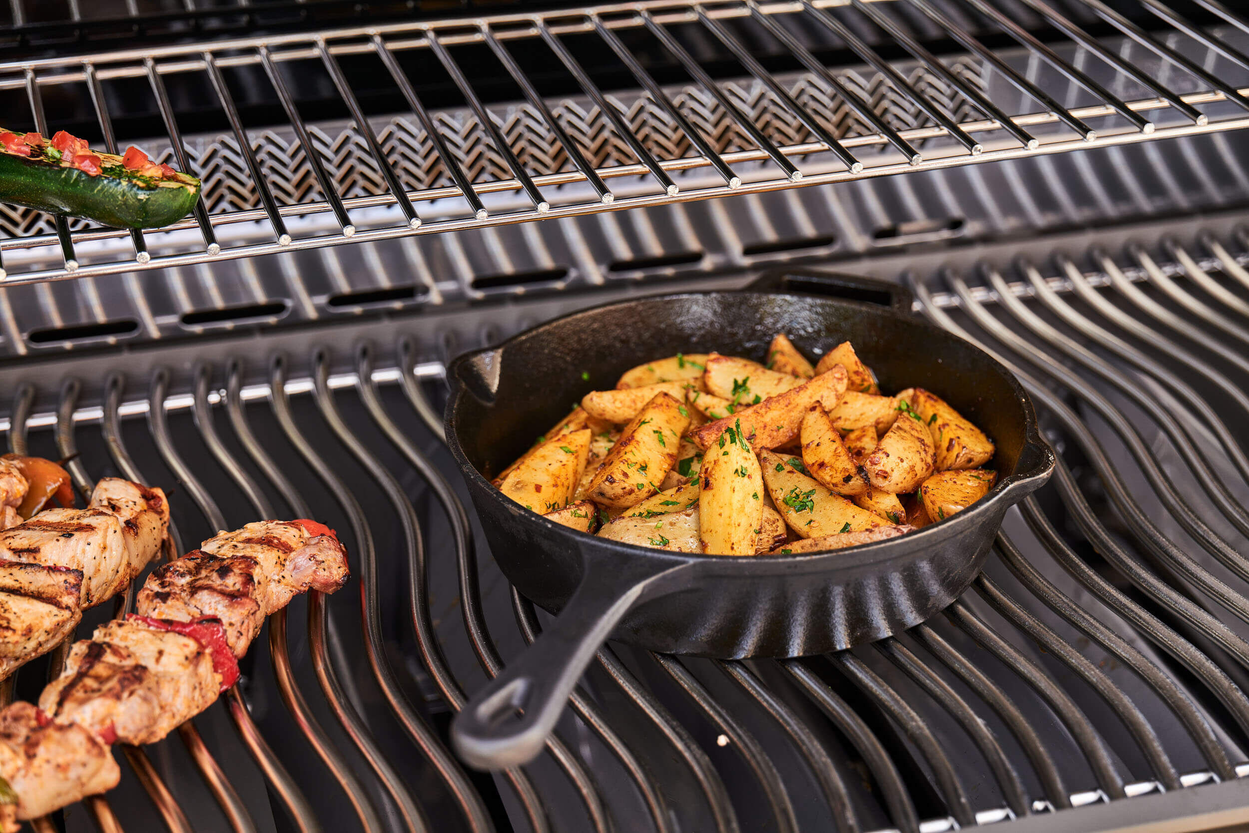 Napoleon Prestige 665 Connected Gasgrill mit Sizzle Zone und Heckbrenner Edelstahl | Modell 2025