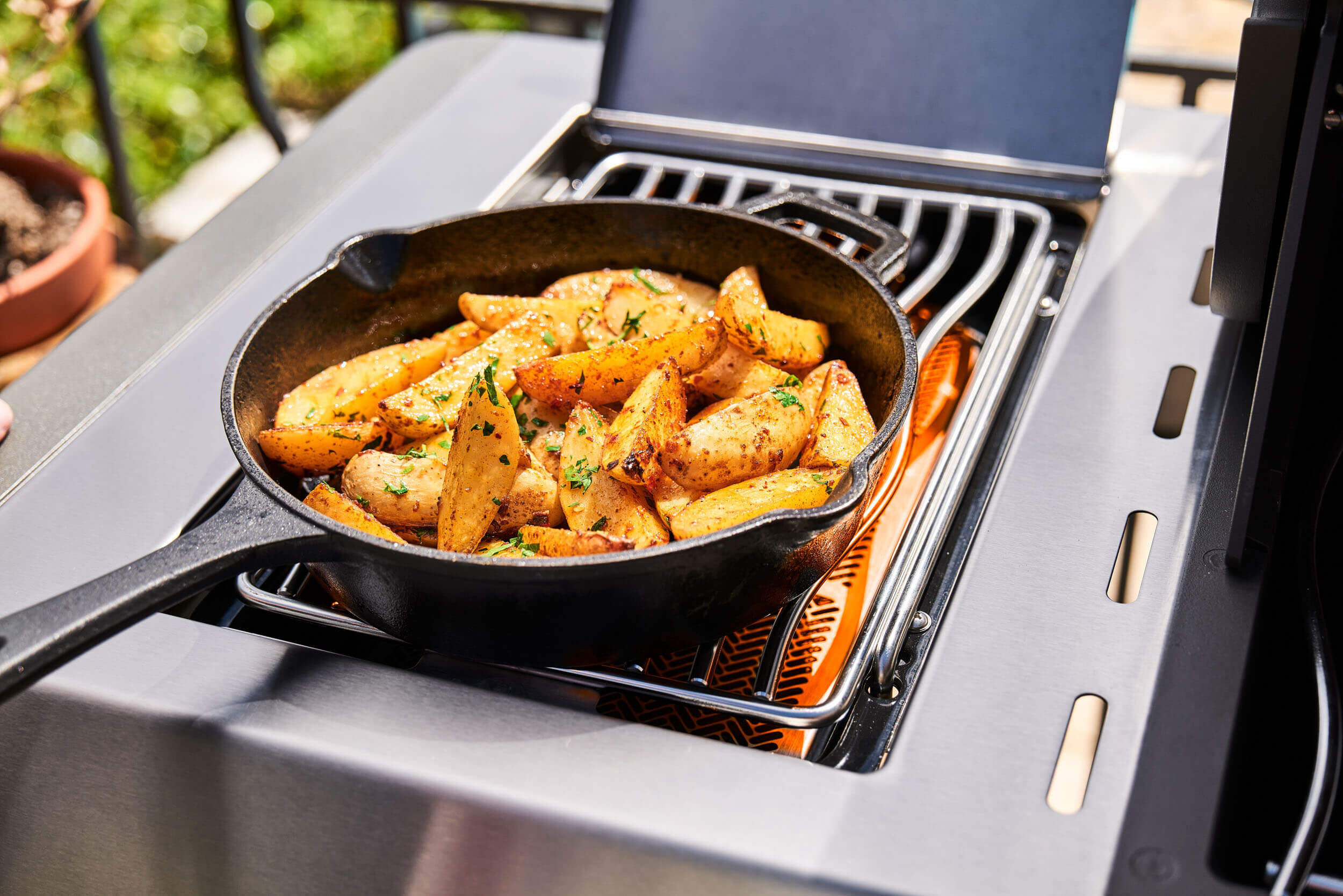 Napoleon Prestige 665 Connected Gasgrill mit Sizzle Zone und Heckbrenner Edelstahl | Modell 2025