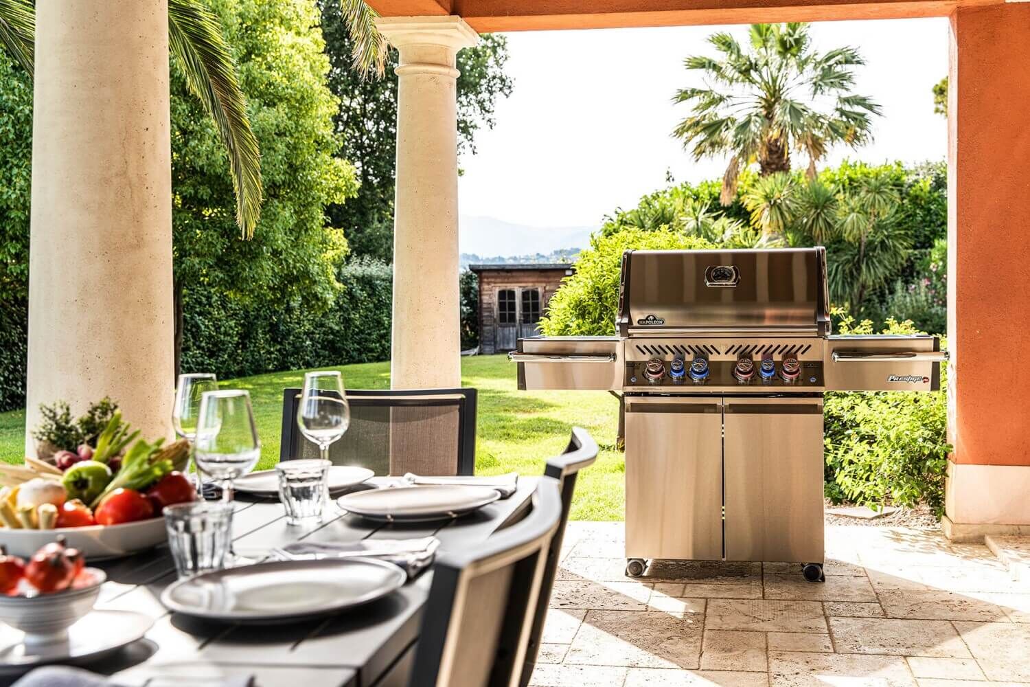 Napoleon Prestige PRO 500 Edelstahl Lifestyle 1