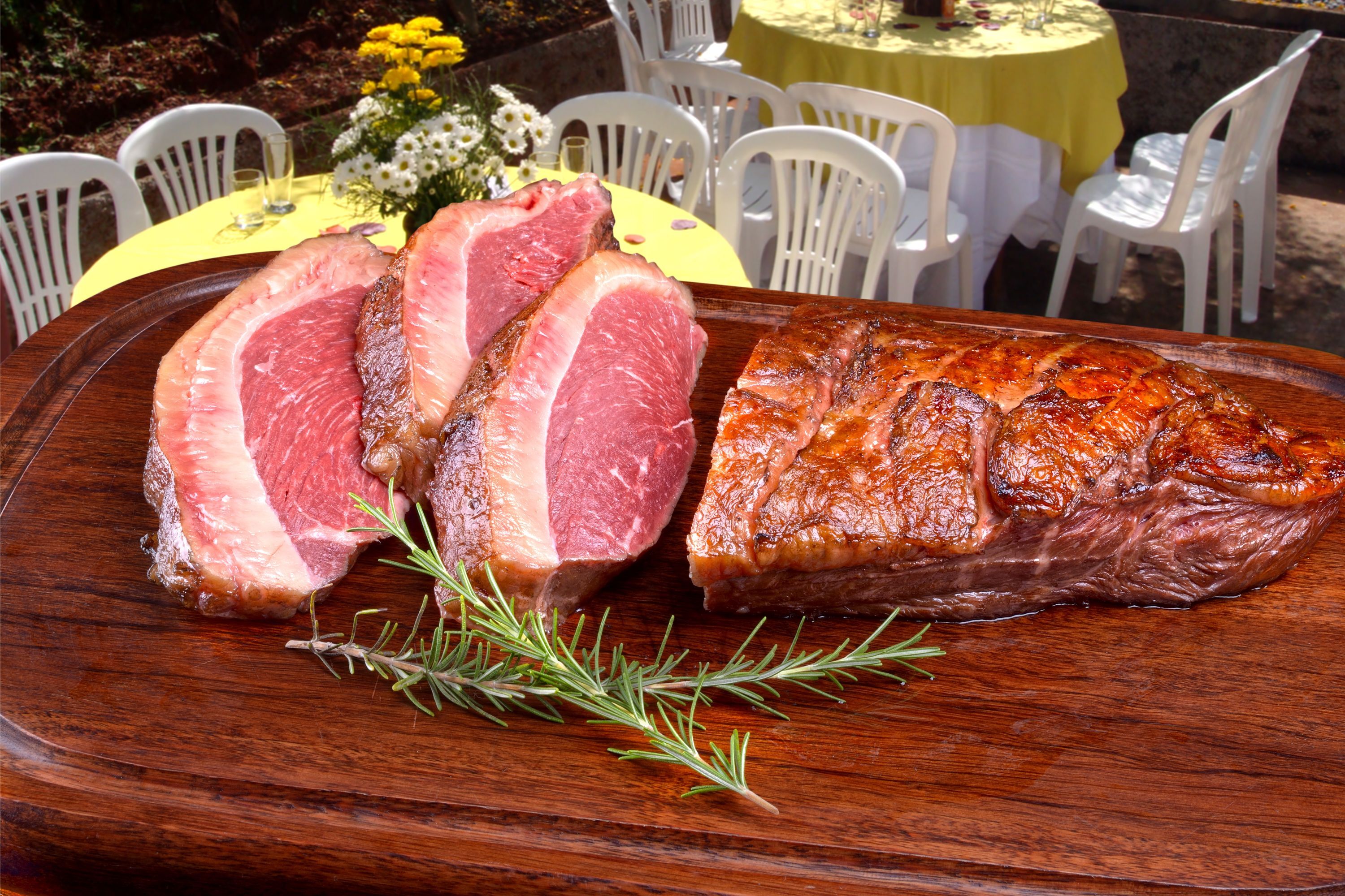 Picanha stark angegrillt mit Fettdeckel