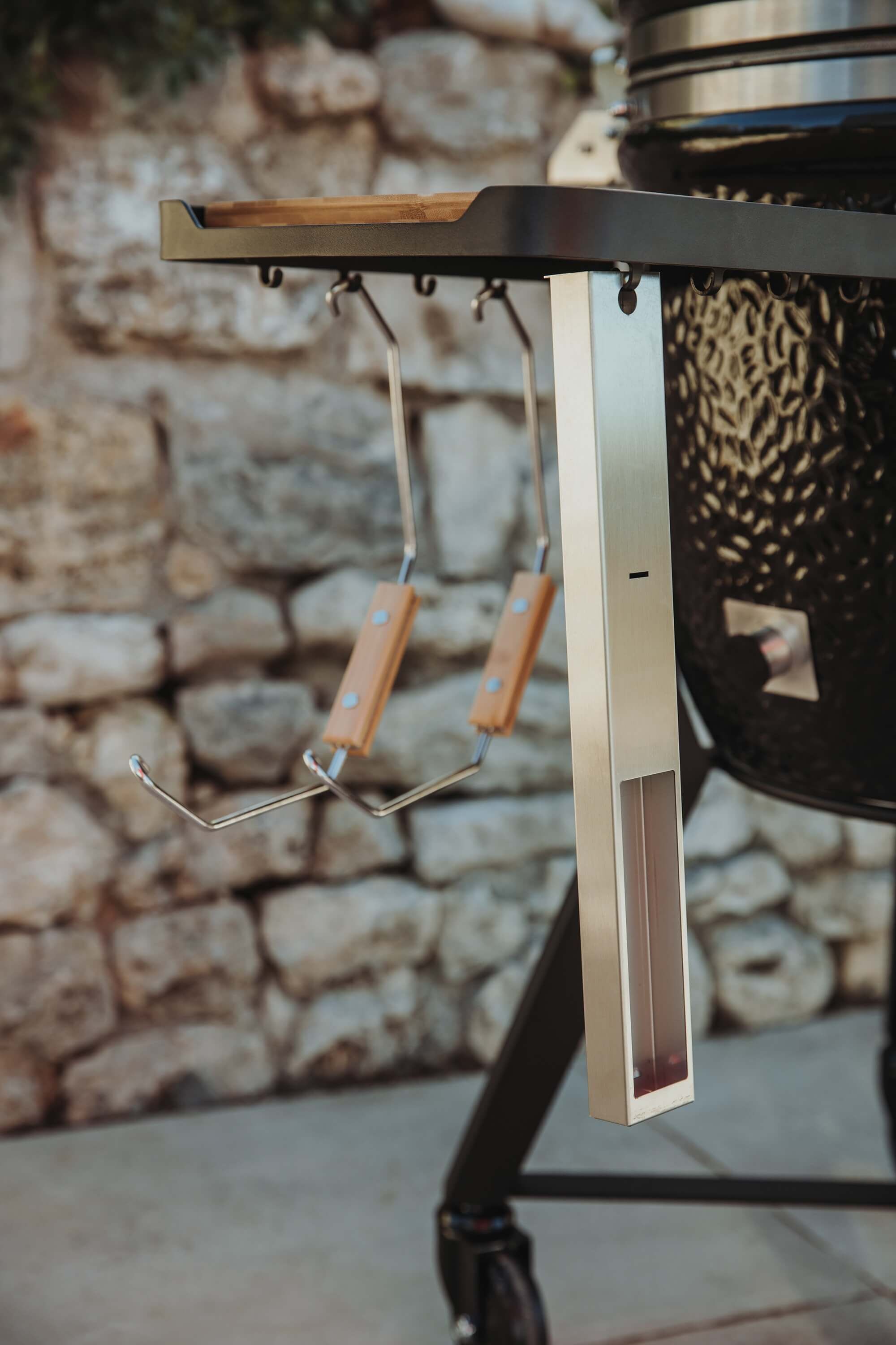 Monolith TWO.55 inkl. Gestell und Seitentischen | Keramikgrill