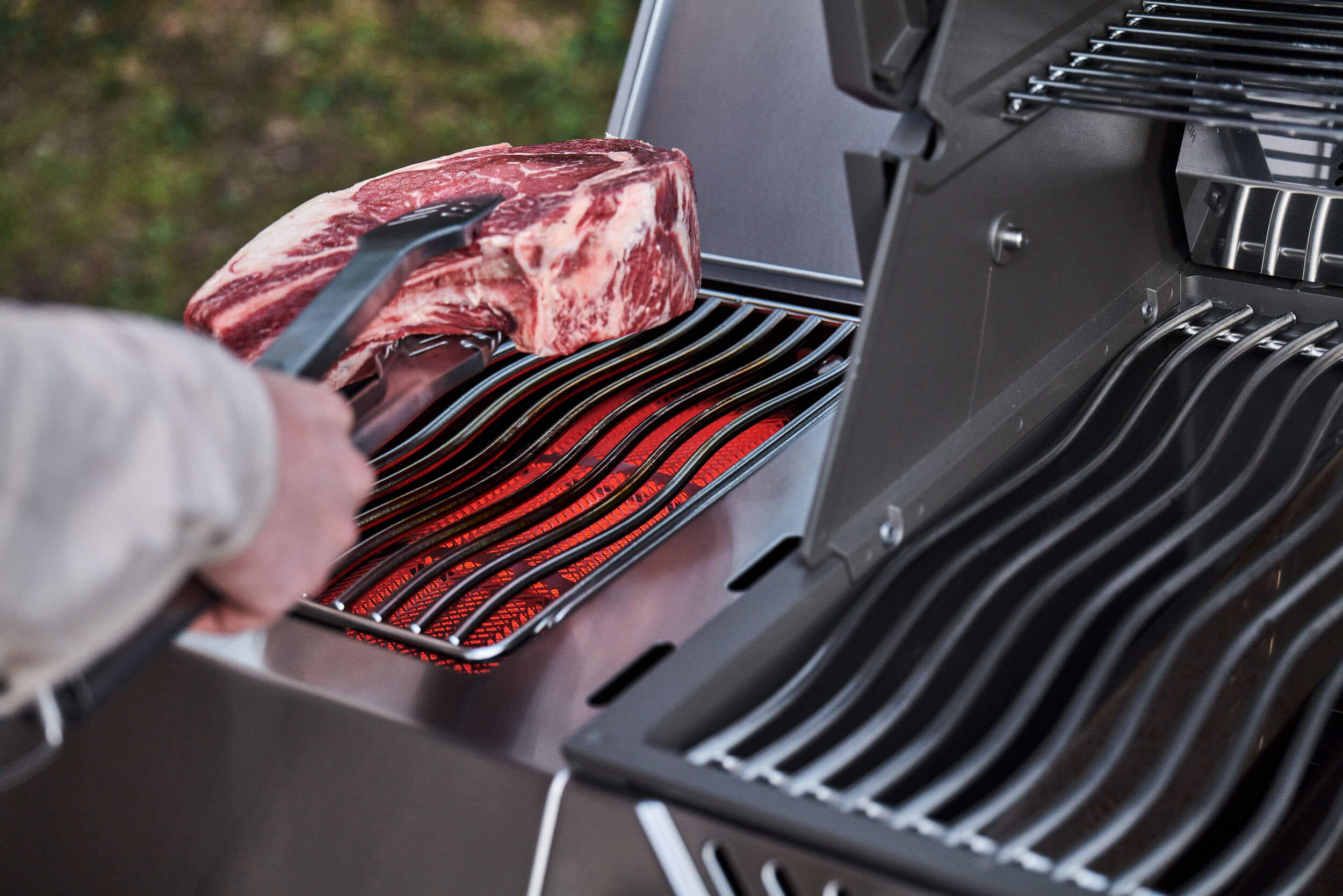 Napoleon Prestige 500 Gasgrill mit Sizzle Zone und Heckbrenner Edelstahl | Modell 2025