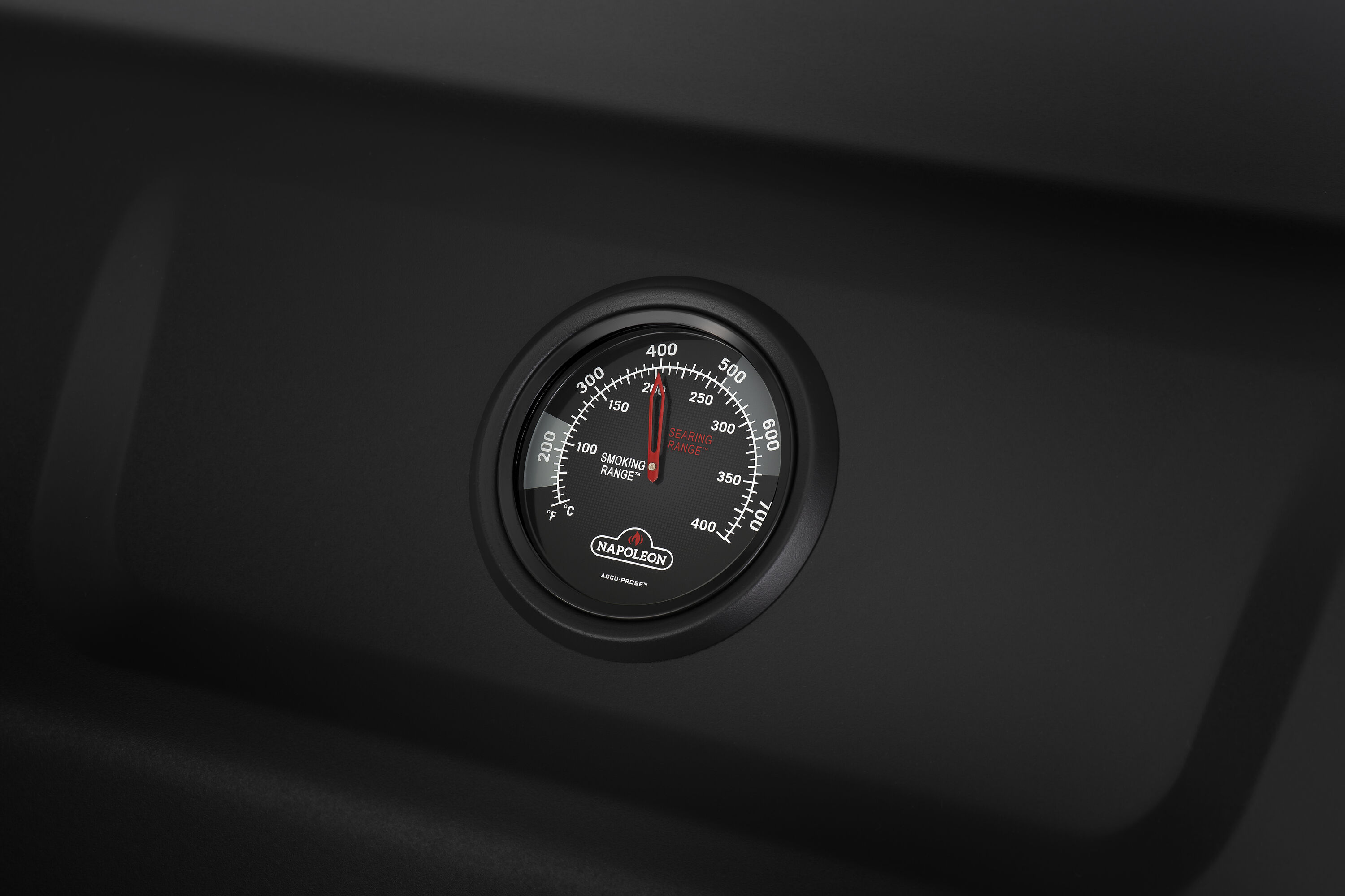 Napoleon Phantom Freestyle PRO 425 in Mattschwarz mit Sizzle Zone und Edelstahlrosten | Modell 2026 Napoleon Phantom Freestyle PRO 425 in Mattschwarz mit Sizzle Zone und Edelstahlrosten | Modell 2026