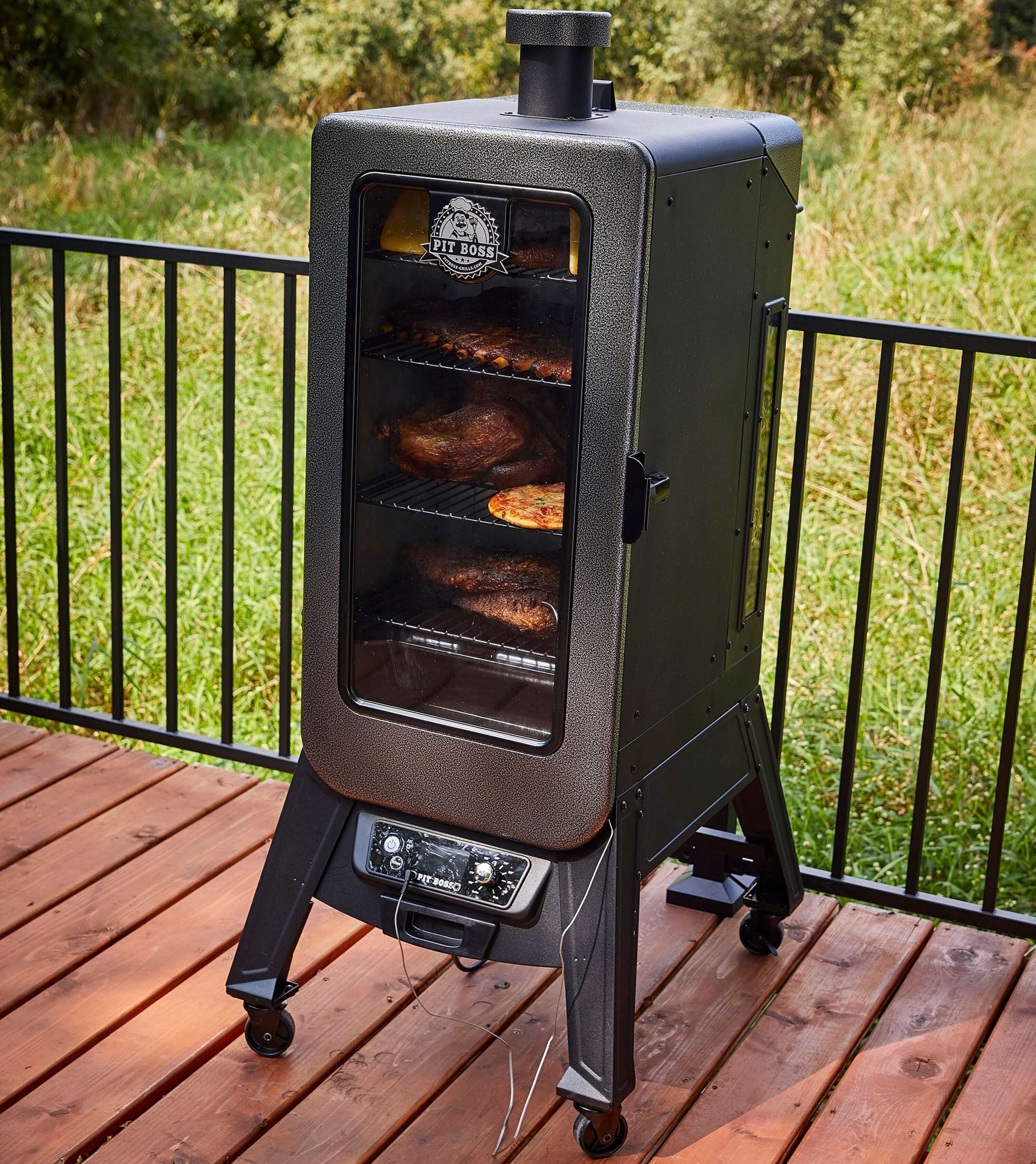 pit-boss-pro-series-vertical-smoker-geschlossen-vorderansicht