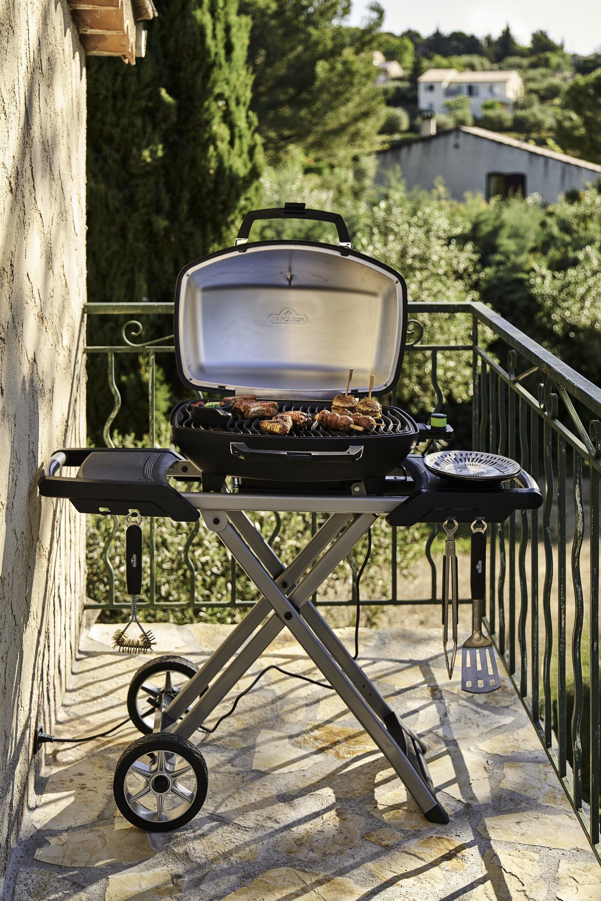 Napoleon TravelQ PRO285EX Elektrogrill mit klappbarem Wagen schwarz Napoleon TravelQ PRO285EX Elektrogrill mit klappbarem Wagen schwarz
