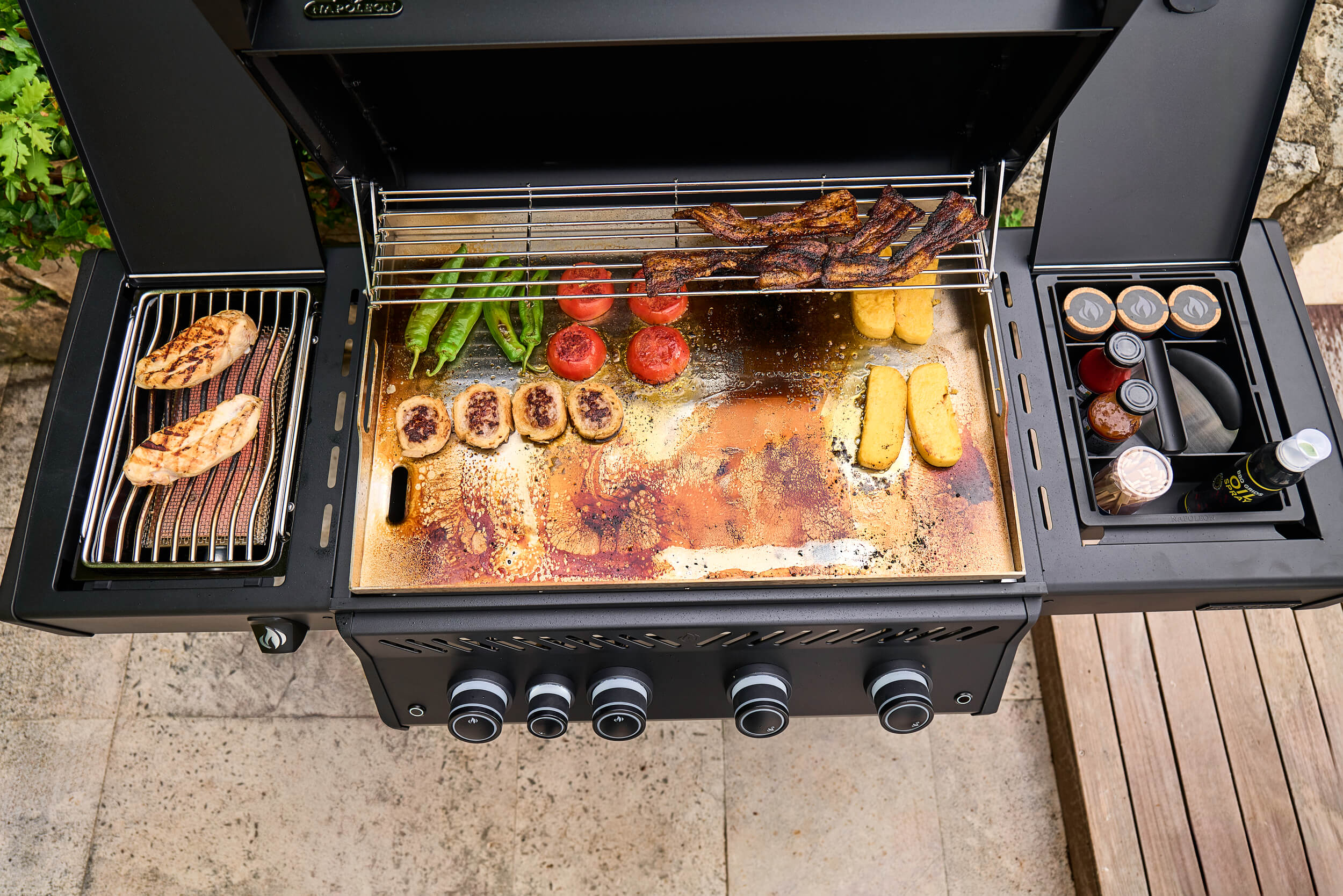 Napoleon Plancha Grill Phantom Rogue Pro 30 mit Sizzle Zone in mattschwarz mit Edelstahlplancha 70 x 44 cm – Bild 21 Napoleon Plancha Grill Phantom Rogue Pro 30 mit Sizzle Zone in mattschwarz mit Edelstahlplancha 70 x 44 cm – Produktbild 21