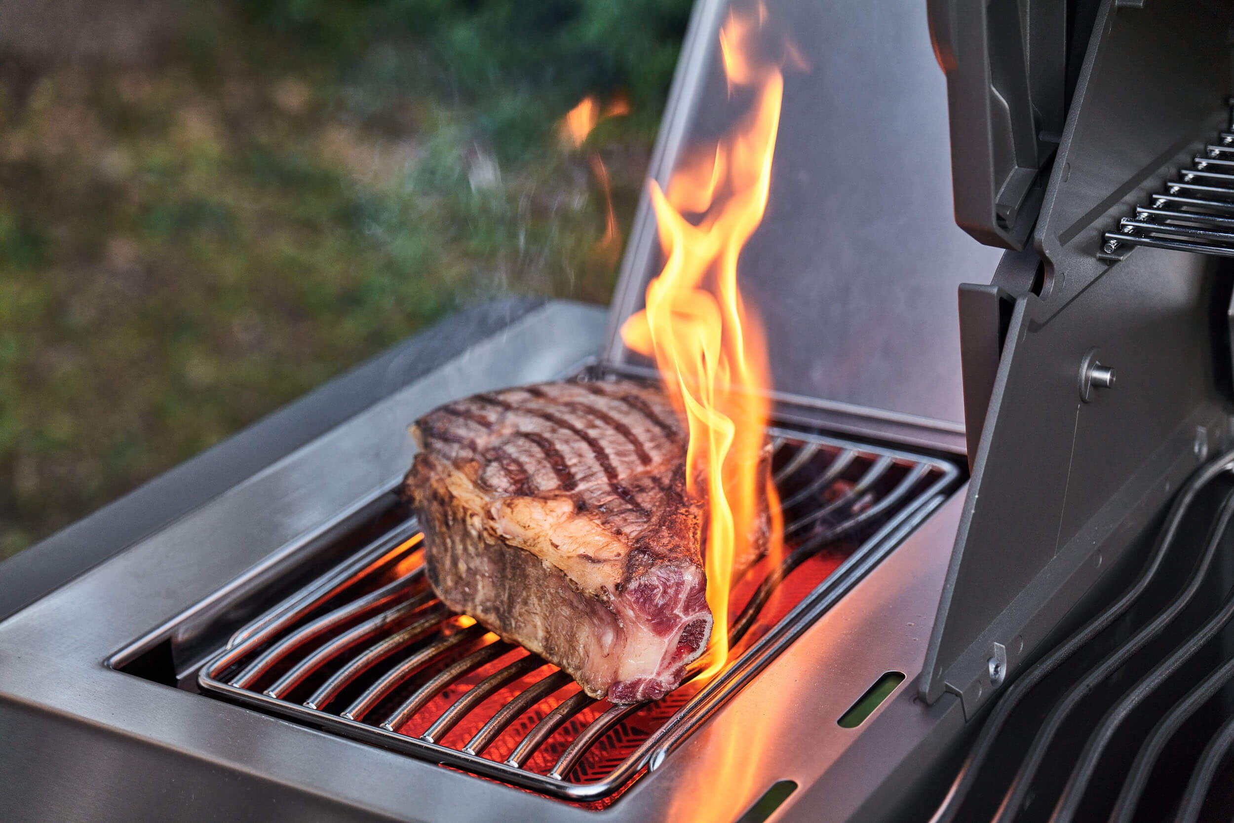 Napoleon Prestige 500 Gasgrill mit Sizzle Zone und Heckbrenner Edelstahl | Modell 2025