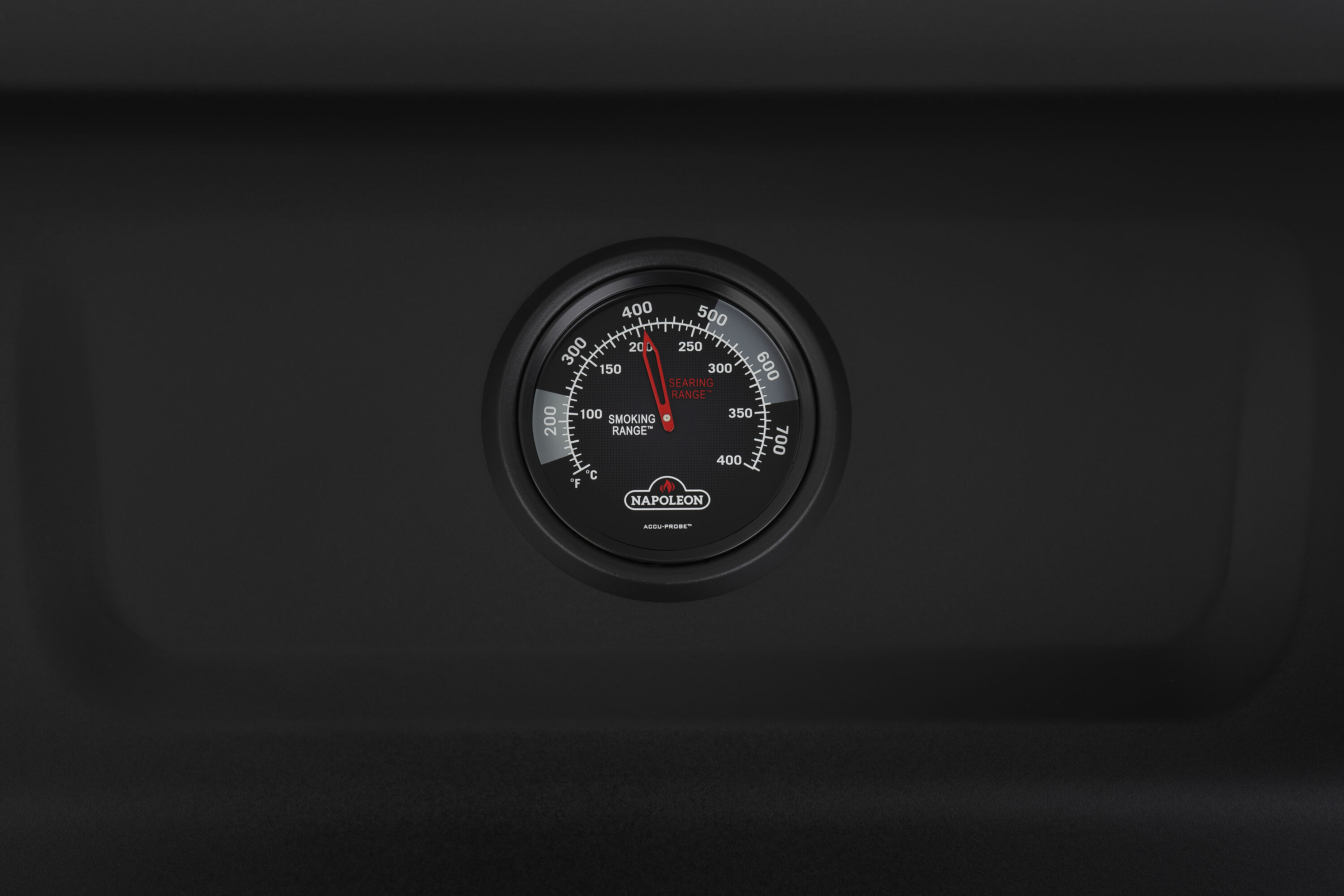 Napoleon Phantom Freestyle PRO 425 in Mattschwarz mit Sizzle Zone und Edelstahlrosten | Modell 2026 Napoleon Phantom Freestyle PRO 425 in Mattschwarz mit Sizzle Zone und Edelstahlrosten | Modell 2026