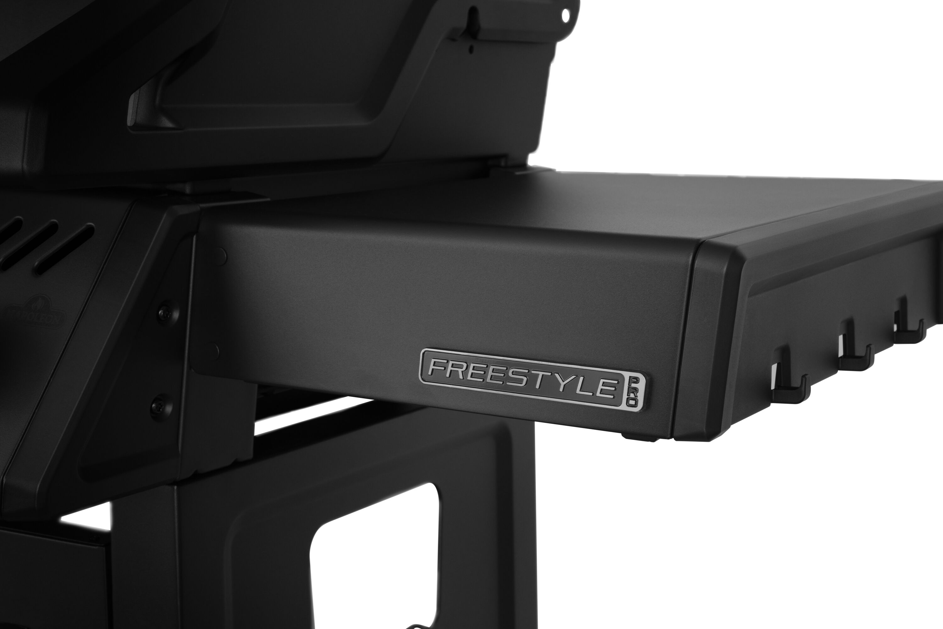 Napoleon Phantom Freestyle PRO 425 in Mattschwarz mit Sizzle Zone und Edelstahlrosten | Modell 2026 Napoleon Phantom Freestyle PRO 425 in Mattschwarz mit Sizzle Zone und Edelstahlrosten | Modell 2026