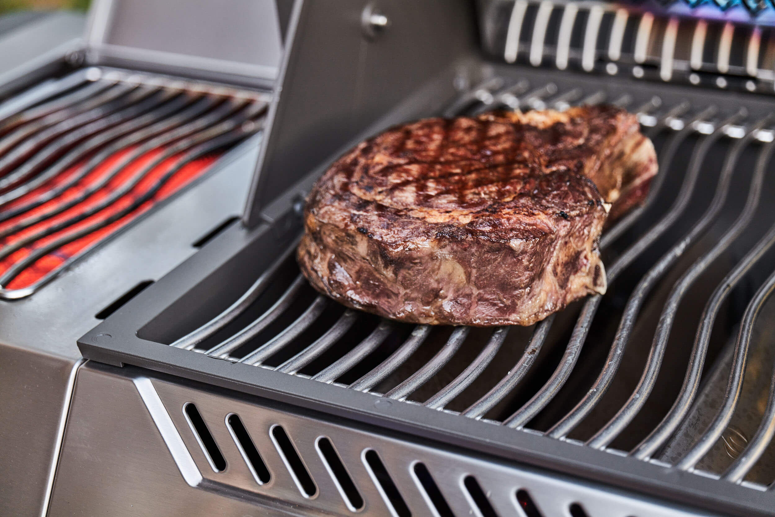 Napoleon Prestige 500 Gasgrill mit Sizzle Zone und Heckbrenner Edelstahl | Modell 2025