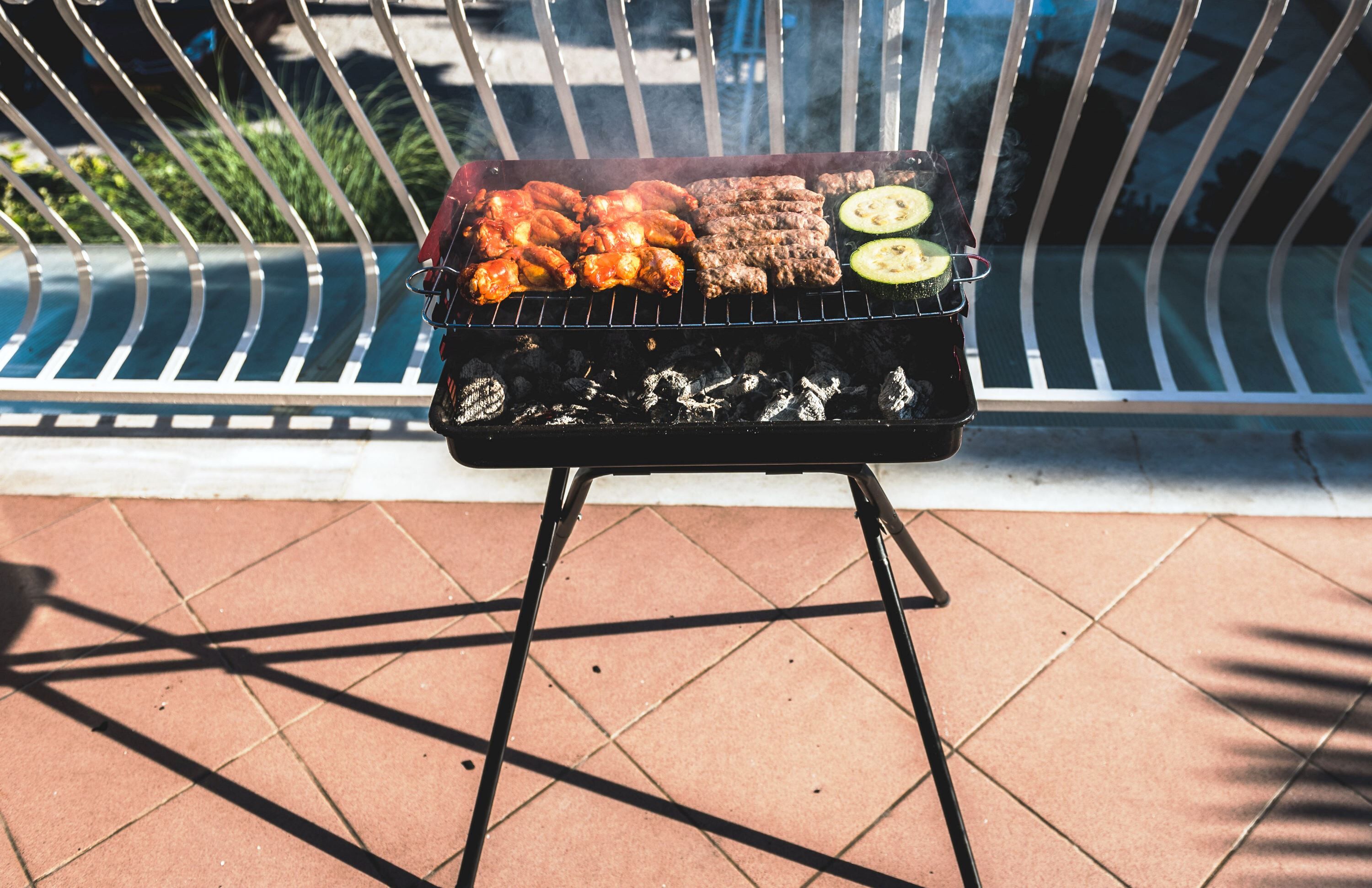 Holzkohlegrill auf dem Balkon, ist das erlaubt?