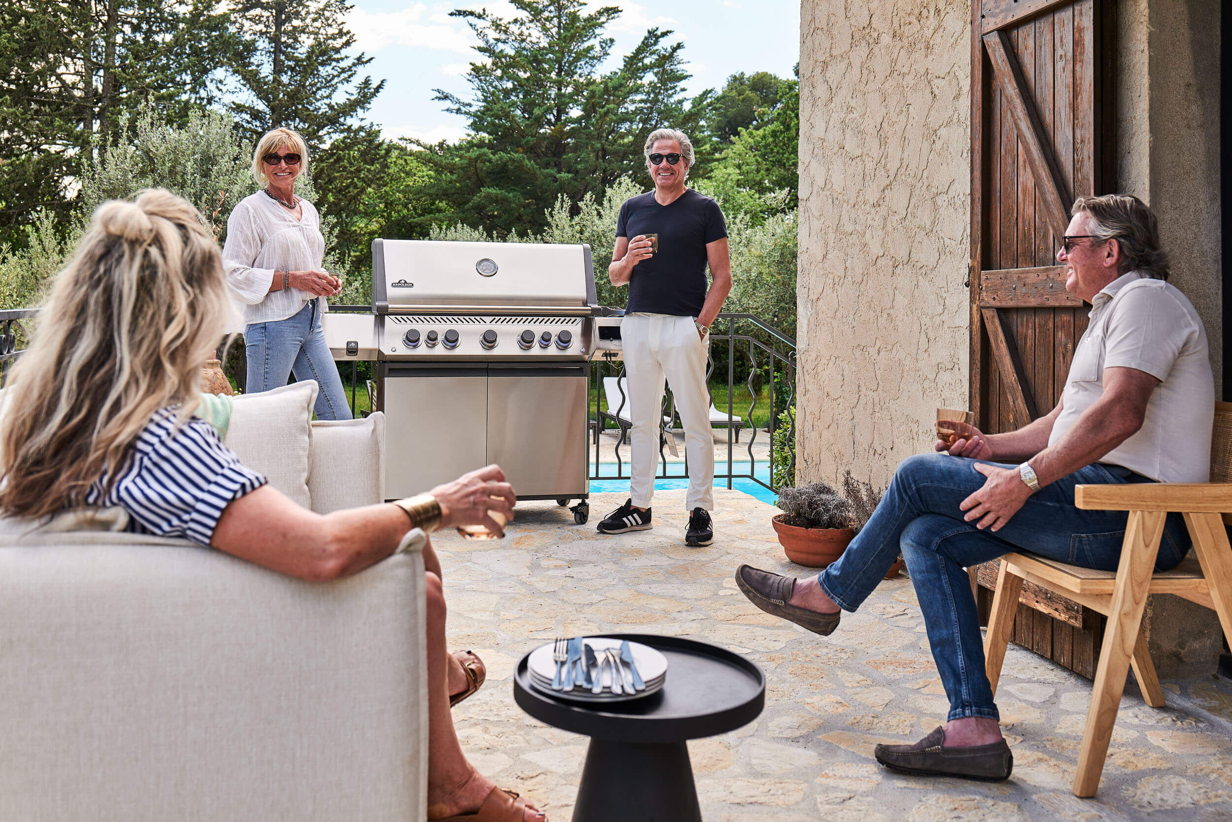 Napoleon Prestige 665 Connected Gasgrill mit Sizzle Zone und Heckbrenner Edelstahl | Modell 2025