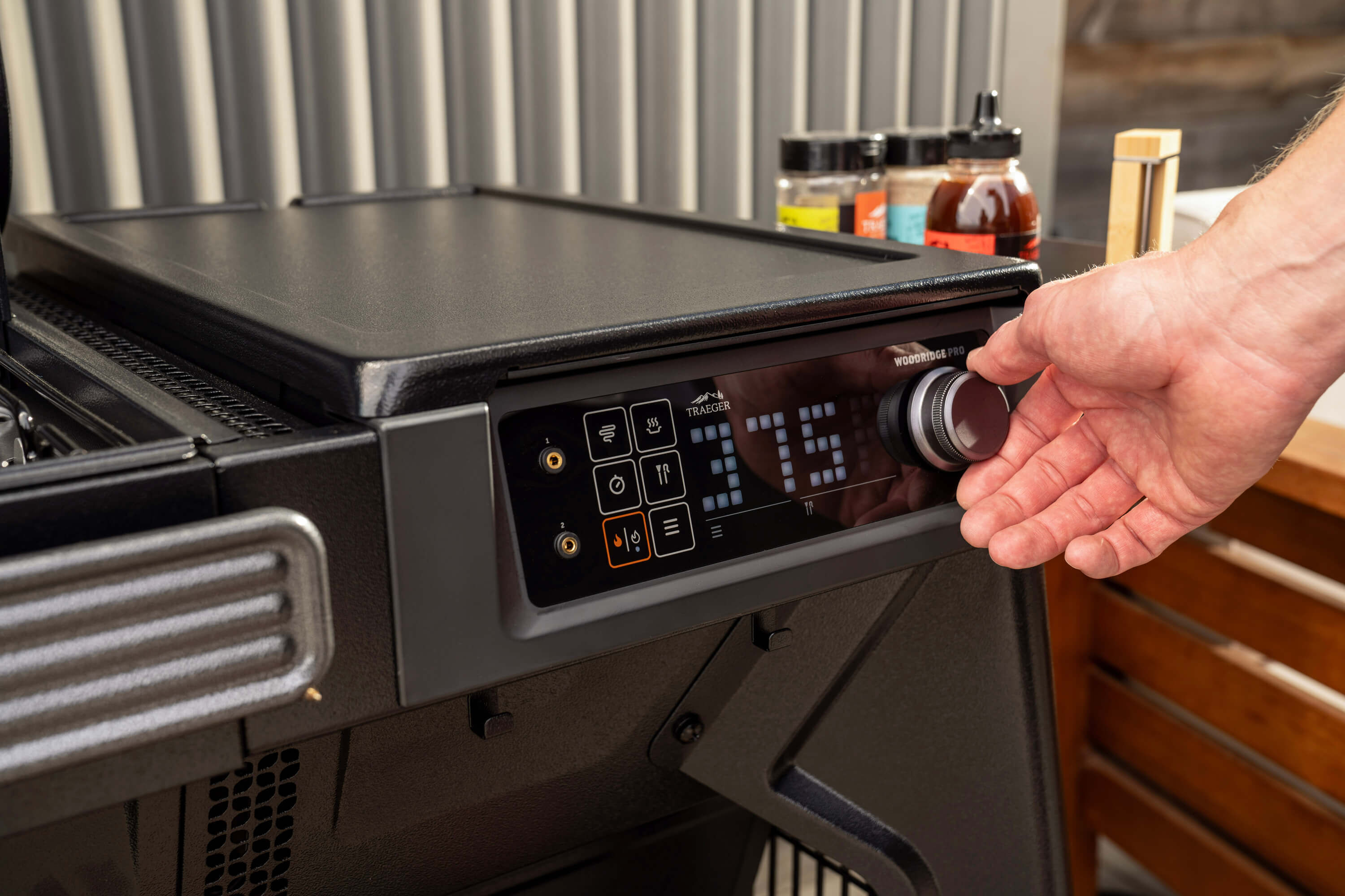 Traeger Woodridge per WiFIRE und Traeger App steuern – smarte Temperatursteuerung
