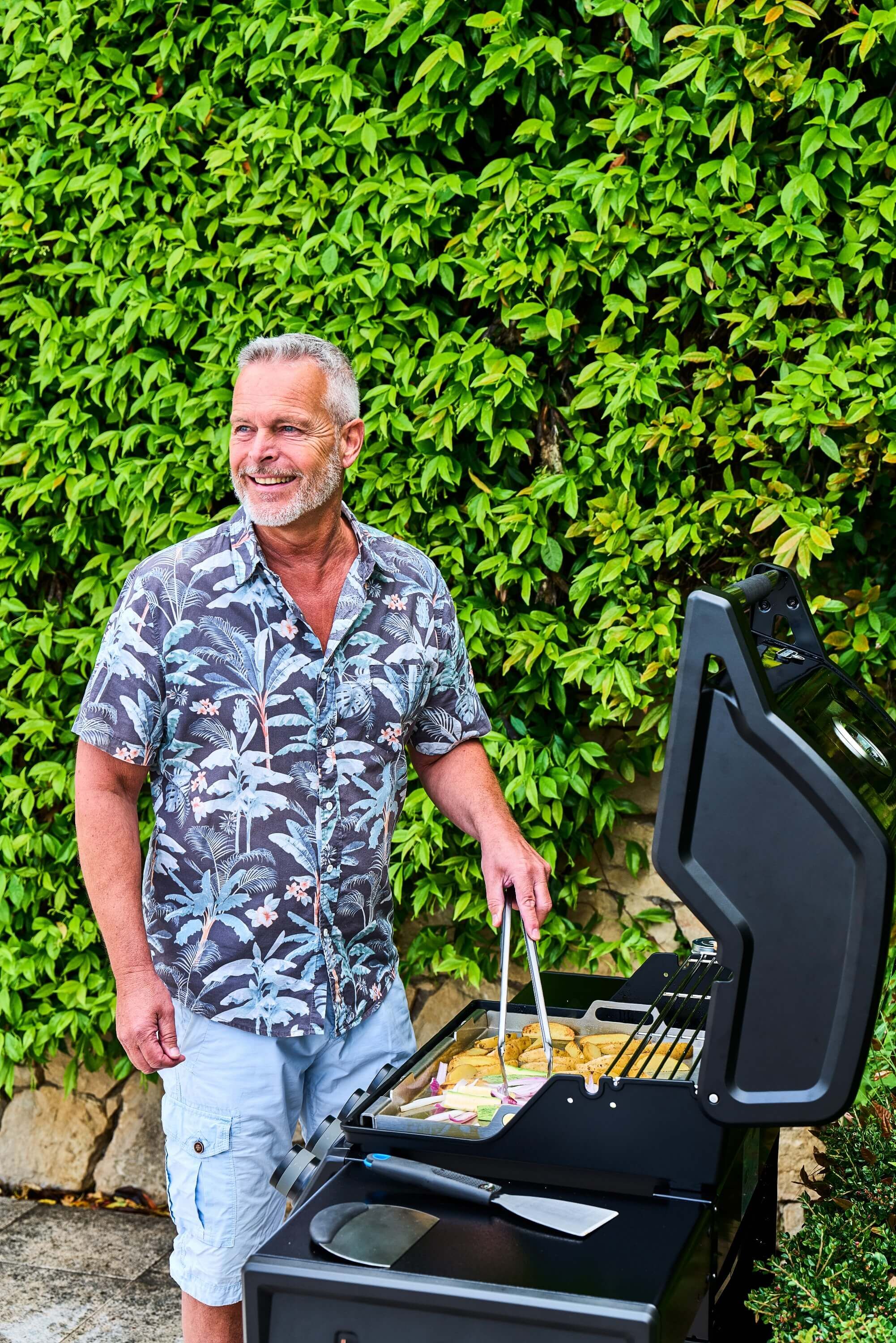 Napoleon Freestyle PRO 425 Gasgrill Schwarz mit Sizzle Zone | Modell 2026 Napoleon Freestyle PRO 425 Gasgrill Schwarz mit Sizzle Zone | Modell 2026