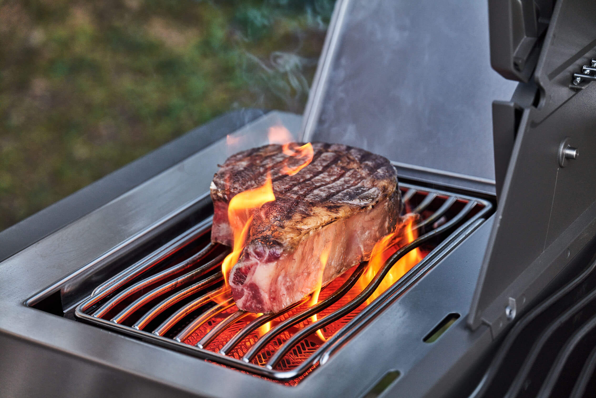 Napoleon Prestige 500 Gasgrill mit Sizzle Zone und Heckbrenner Edelstahl | Modell 2025