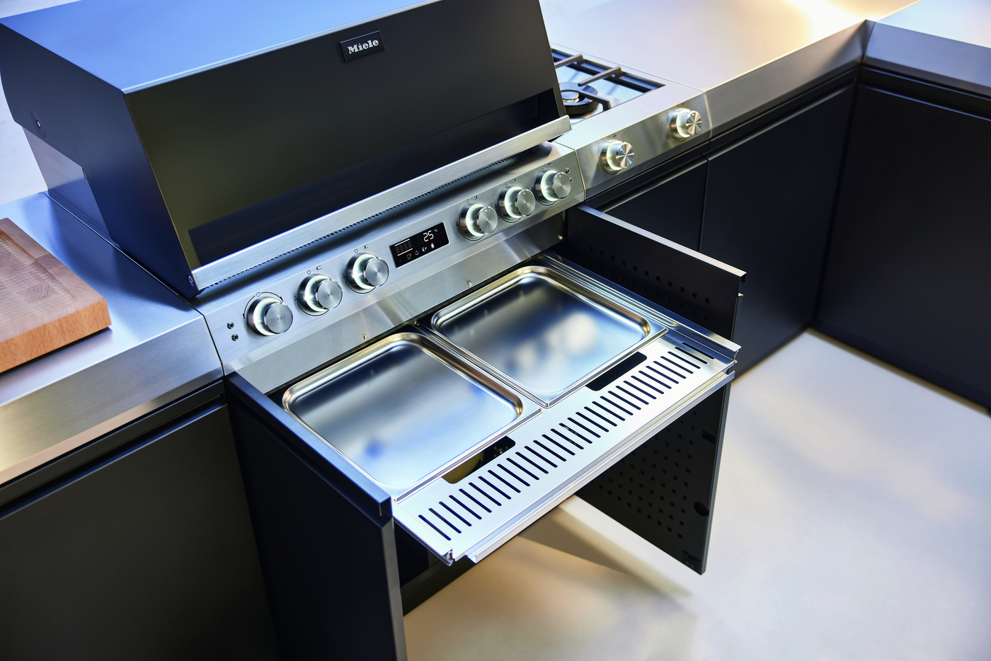 Miele Dreams – Fire Pro L 4P – Vernetzter Gasgrill (3x Schubladen / 1x Tür) – Produktbild 22