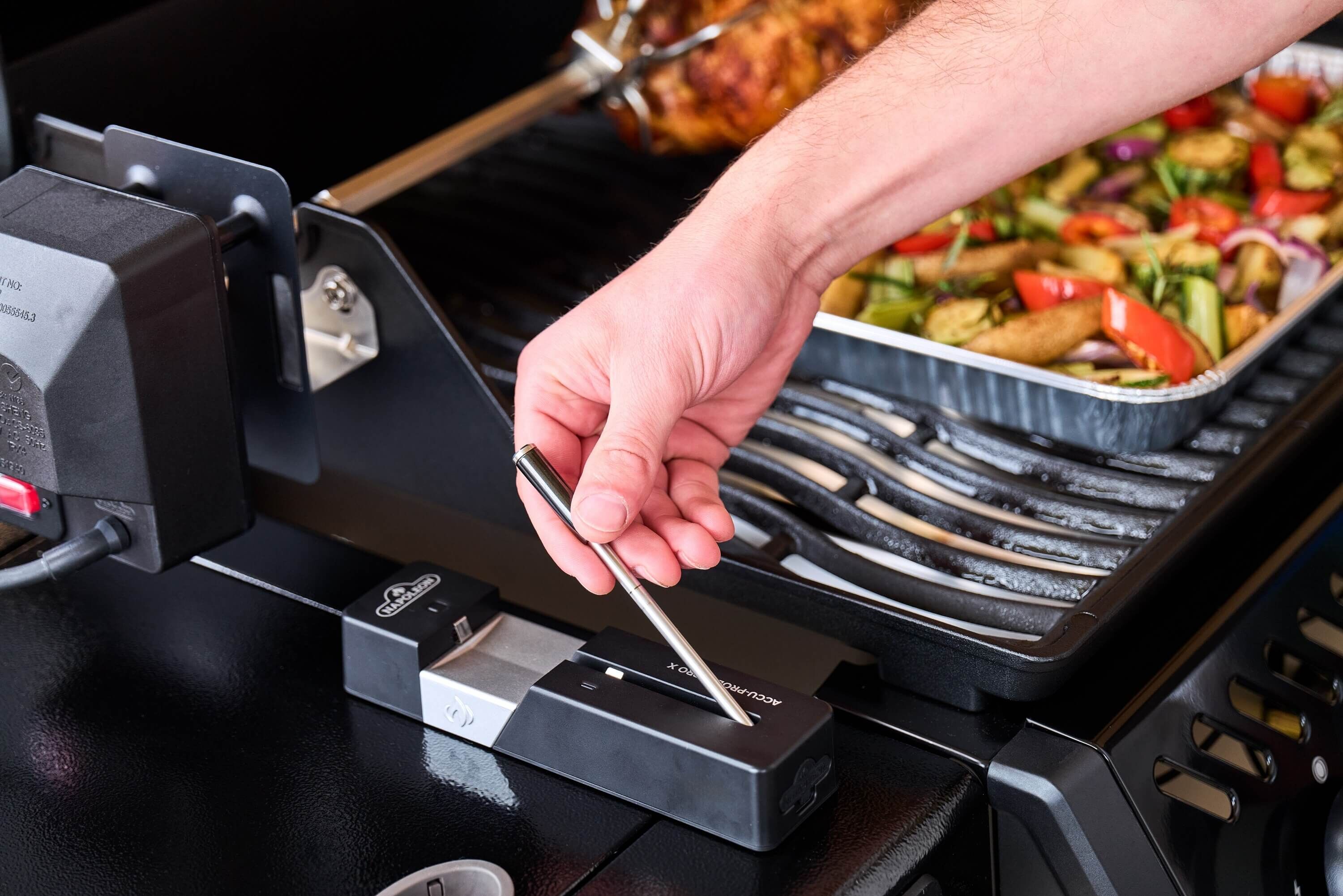 Napoleon Freestyle PRO 425 Gasgrill Schwarz mit Sizzle Zone | Modell 2026 Napoleon Freestyle PRO 425 Gasgrill Schwarz mit Sizzle Zone | Modell 2026