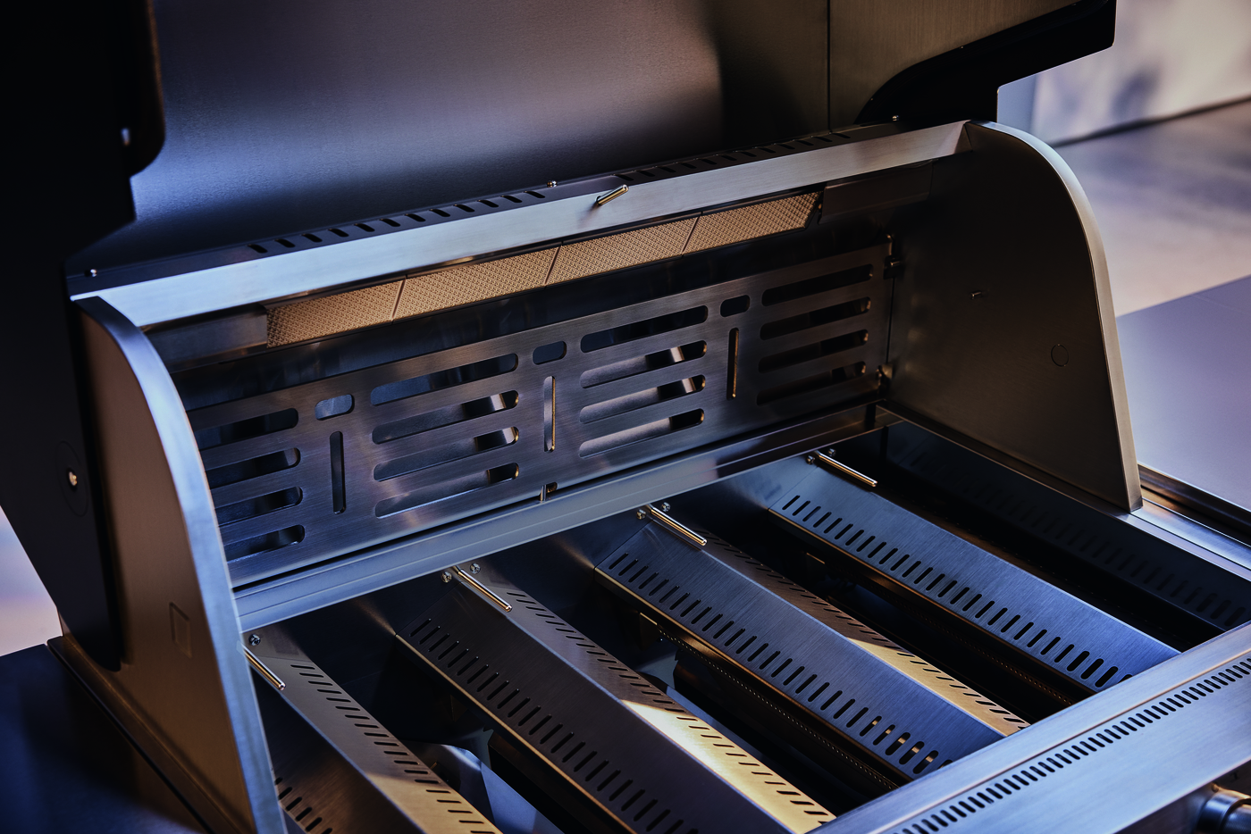 Miele Dreams – Fire Pro L 4P – Vernetzter Gasgrill (Einlageboden links, 2x Türen) – Bild 21 Miele Dreams – Fire Pro L 4P – Vernetzter Gasgrill (Einlageboden links, 2x Türen) – Produktbild 21